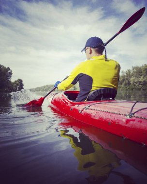 Kayak.A çift Hilal Lake olimpik Park, ABD üzerinde Kayak