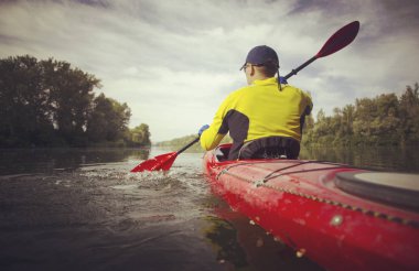Kayak.A çift Hilal Lake olimpik Park, ABD üzerinde Kayak