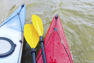 Kayak.A çift Hilal Lake olimpik Park, ABD üzerinde Kayak