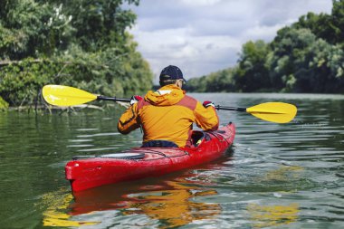 Kayak.A çift Hilal Lake olimpik Park, ABD üzerinde Kayak