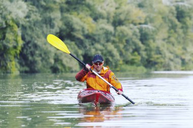 Kayak.A çift Hilal Lake olimpik Park, ABD üzerinde Kayak