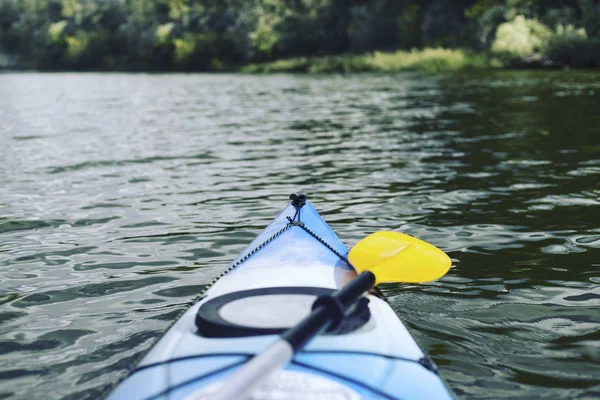 Kayak.A par kajakpaddling på Crescent sjön i Olympic Park, Usa — Stockfoto