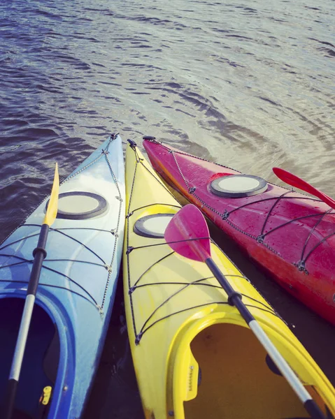 Kayak.A couple kayaking on Crescent Lake in Olympic Park, USA — Stock Photo, Image