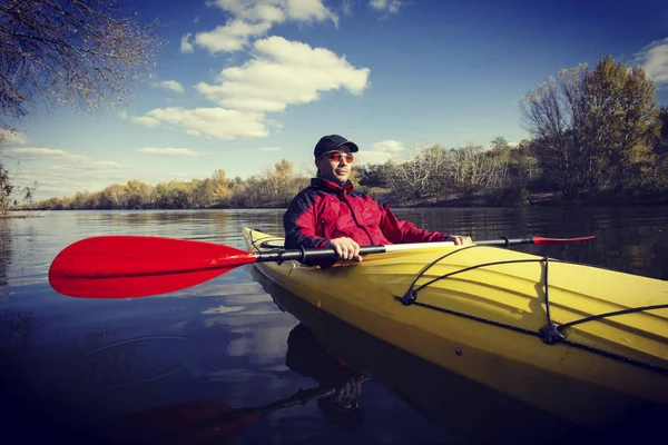 Kayak.A pár kajak Crescent tó Olimpiai Park, Amerikai Egyesült Államok — Stock Fotó