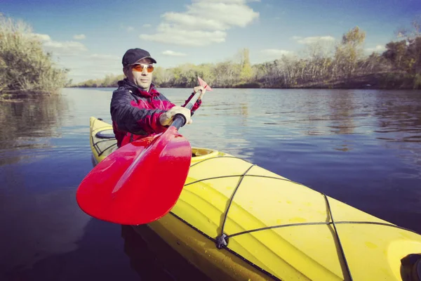 Kayak.A pár kajak Crescent tó Olimpiai Park, Amerikai Egyesült Államok — Stock Fotó