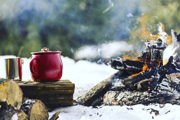 Cooking breakfast in winter camping. — Stock Photo, Image