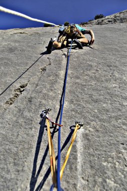 Sonraki el için ulaşan dağcı tutun, Joshua Tree Nation