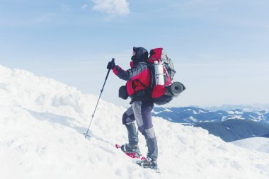 Karayak walker güzel gündoğumu li ile toz karda koşma