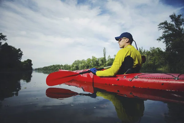 Kajak víz sport Banner másol hely. A magas rangú Kayaker a — Stock Fotó