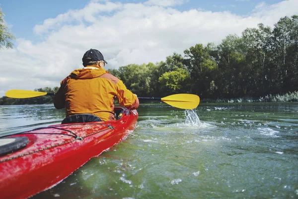 Kajak víz sport Banner másol hely. A magas rangú Kayaker a — Stock Fotó