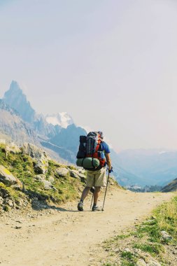Yaklaşık 200 km benzersiz bir trek tur du Mont Blanc's bir