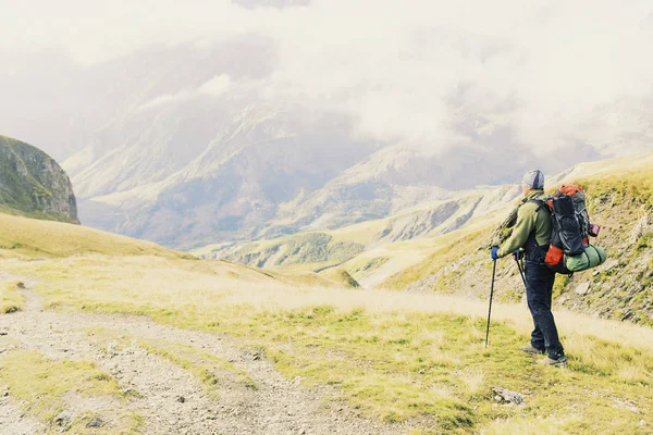 El Tour du Mont Blanc es una caminata única de aproximadamente 200km a — Foto de Stock