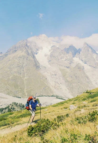 El Tour du Mont Blanc es una caminata única de aproximadamente 200km a — Foto de Stock