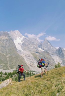 Yaklaşık 200 km benzersiz bir trek tur du Mont Blanc's bir