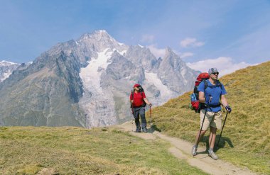 Yaklaşık 200 km benzersiz bir trek tur du Mont Blanc's bir