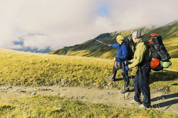 El Tour du Mont Blanc es una caminata única de aproximadamente 200km a — Foto de Stock