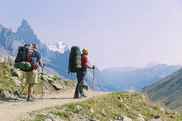 El Tour du Mont Blanc es una caminata única de aproximadamente 200km a — Foto de Stock