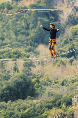 Gökyüzünde aşmak. Antalya'da Türk Highline karnaval.