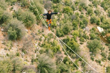 Gökyüzünde aşmak. Antalya'da Türk Highline karnaval.