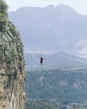 Gökyüzünde aşmak. Antalya'da Türk Highline karnaval.