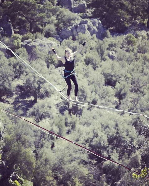 Escalada na Turquia. O alpinista sobe na rota. Foto — Fotografia de Stock