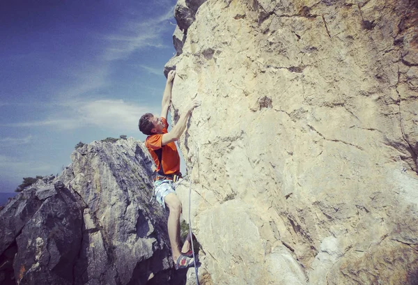 Klettern in der Türkei. klettert der Bergsteiger auf die Route. Foto — Stockfoto