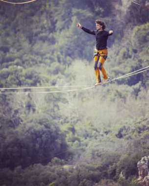 Gökyüzünde aşmak. Antalya'da Türk Highline karnaval.