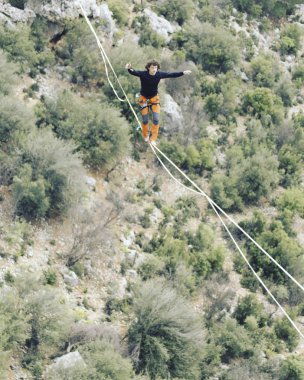 Gökyüzünde aşmak. Antalya'da Türk Highline karnaval.