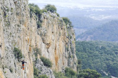 Gökyüzünde aşmak. Antalya'da Türk Highline karnaval.