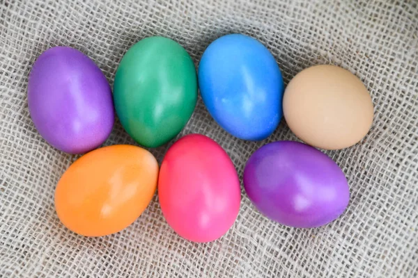 Uova Pasqua Fiori Sfondo Legno — Foto Stock