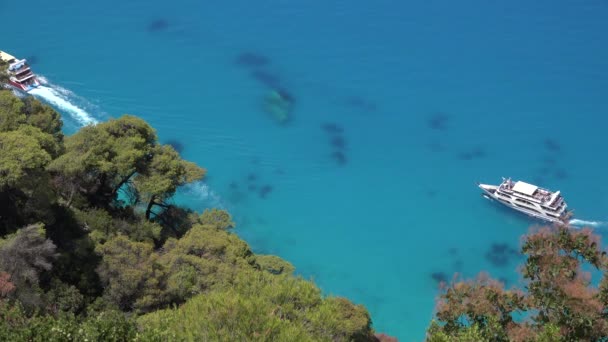 4k Cruise Yelkenli Egremni Plajı Lefkada, Deniz Gezisi Gemisi Gezginleri — Stok video