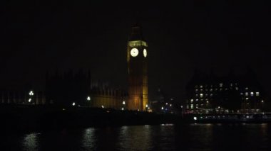 Geceleyin Big Ben London, Westminster Köprüsü 'nde trafik, İngiliz Eski Saati