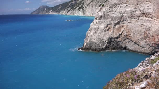 Paisagem de praia 4K, Vista aérea do mar Mediterrâneo de verão, Ilha de Lefkada, Grécia, Praia tropical — Vídeo de Stock