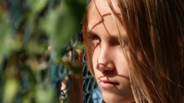 Üzgün Çocuk Terk Edilmiş, Hasta Mutsuz Çocuk Depresyonda, Zorba Genç Kız Portresi Oynamıyor, Çocuk Depresyonu, Üzüntü