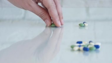 Günlük Tedavi için Hasta Kadın Dozajları, Hastalık İlaçları, Sağlık Hizmetleri