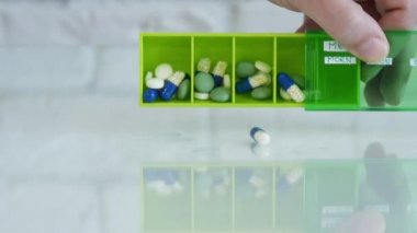 Günlük Tedavi için Hasta Kadın Dozajları, Hastalık İlaçları, Sağlık Hizmetleri