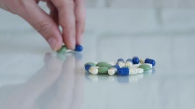 Günlük Tedavi için Hasta Kadın Dozajları, Hastalık İlaçları, Sağlık Hizmetleri