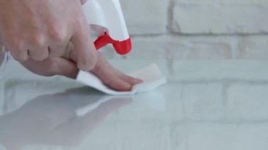 Coronavirüs Salgınında Dezenfekte Yüzeyi, Covid-19 Hastalığı Hastanelerinde Dezenfektan