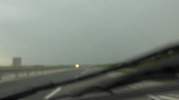Trafik Regn Staden Kör Bil Kraftig Storm Väg Motorväg Regniga — Stockvideo