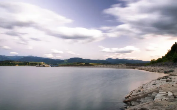 Linda paisagem aquática. Liptovska Mara, Eslováquia — Fotografia de Stock