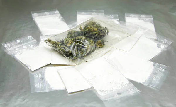 硬性毒品和大麻 — 图库照片