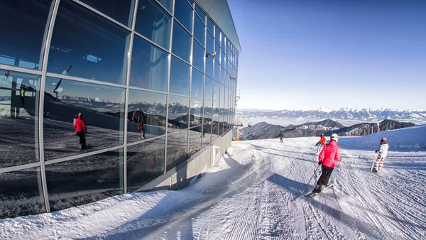 Skiing in ski resort Jasna, Slovakia — Stock Photo, Image