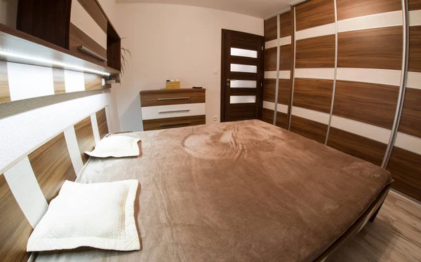 Modern Mobilya yatak odasında — Stok fotoğraf
