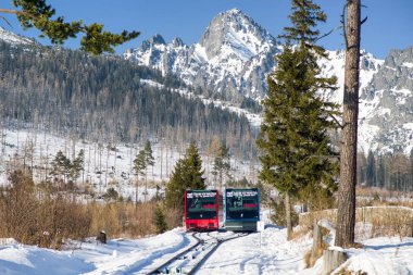 Demiryolları yüksek Tatras mountains, Slovakya için tren