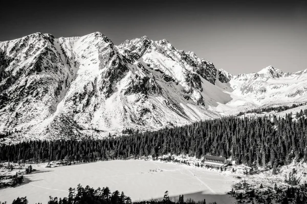 Lac gelé Popradske pleso à High Tatras, Slovaquie — Photo