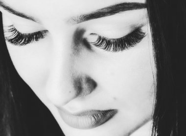 Suni kirpikler. kirpik uzatma