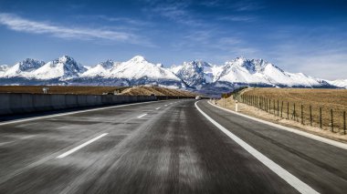 Araba otoyol ve Tatra Dağları, Slovakya