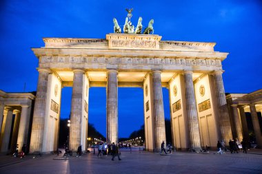 Berlin, Almanya 'daki Brandenburg Kapısı   