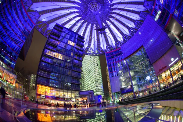 Centro Sony di notte. Postdamer platz, Berlino - Germania — Foto Stock