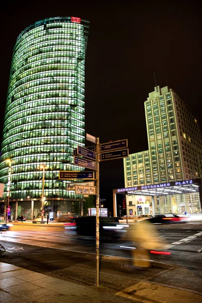 柏林波茨坦广场的摩天大楼-德国 — 图库照片